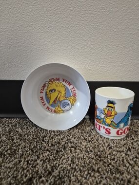 VTG Sesame Street Melamine Set - Big Bird Yum Bowl & Bert/Ernie Mug Peter Pan